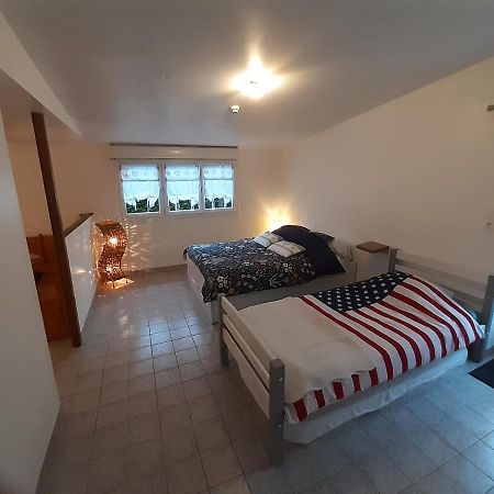 Le Cezembre Gite La Taniere Moidrey Kültér fotó