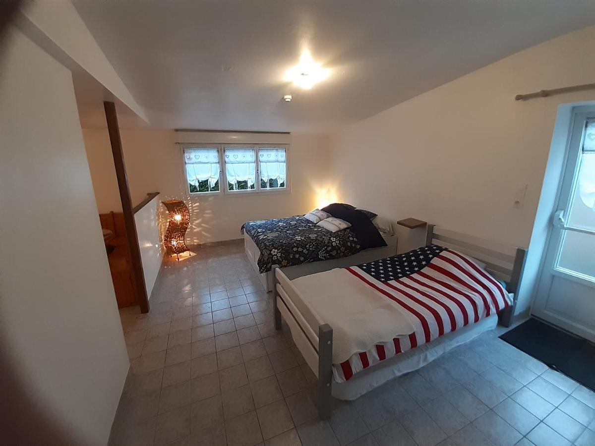 Le Cezembre Gite La Taniere Moidrey Kültér fotó